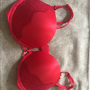 Victoria's Secret bombshell plunge bra